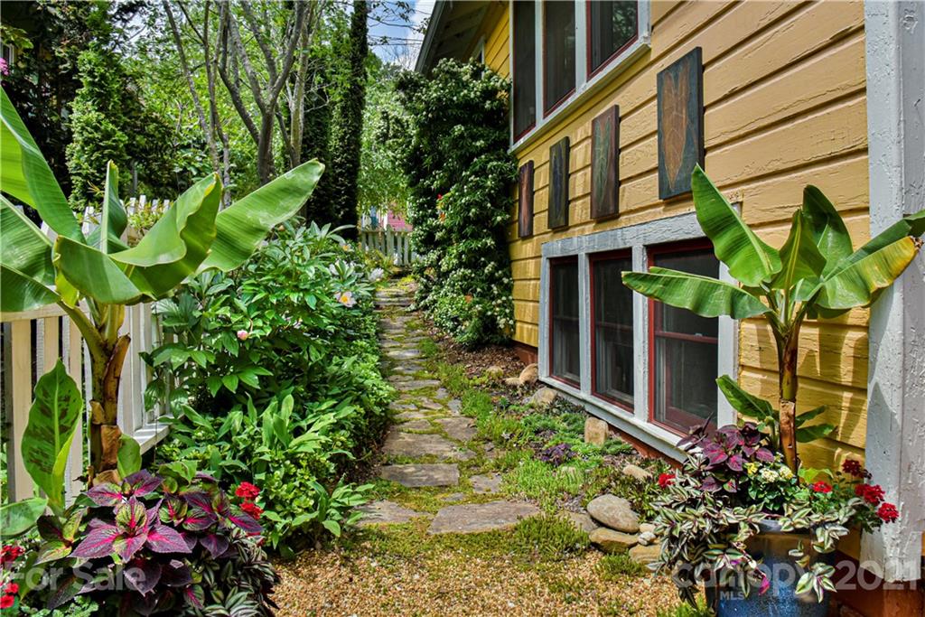 61 Elizabeth Place Asheville NC 28801