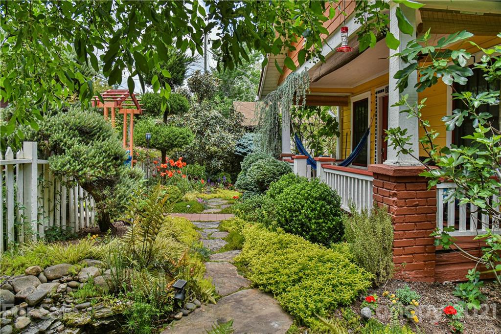 61 Elizabeth Place Asheville NC 28801