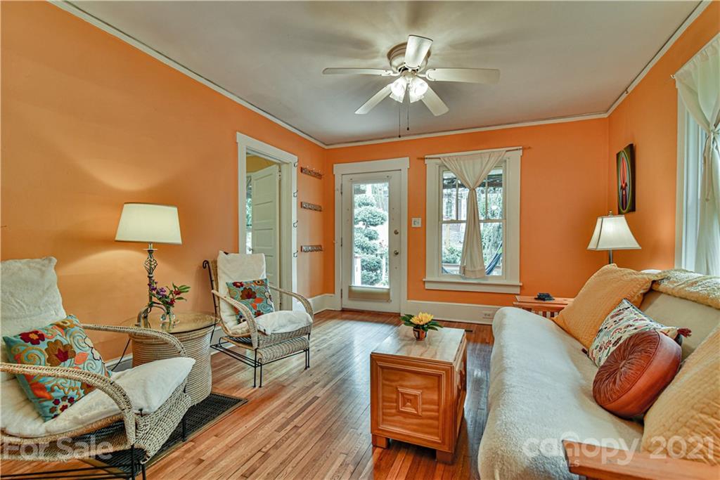 61 Elizabeth Place Asheville NC 28801