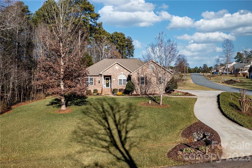1325 Kensington Circle Newton NC 28658