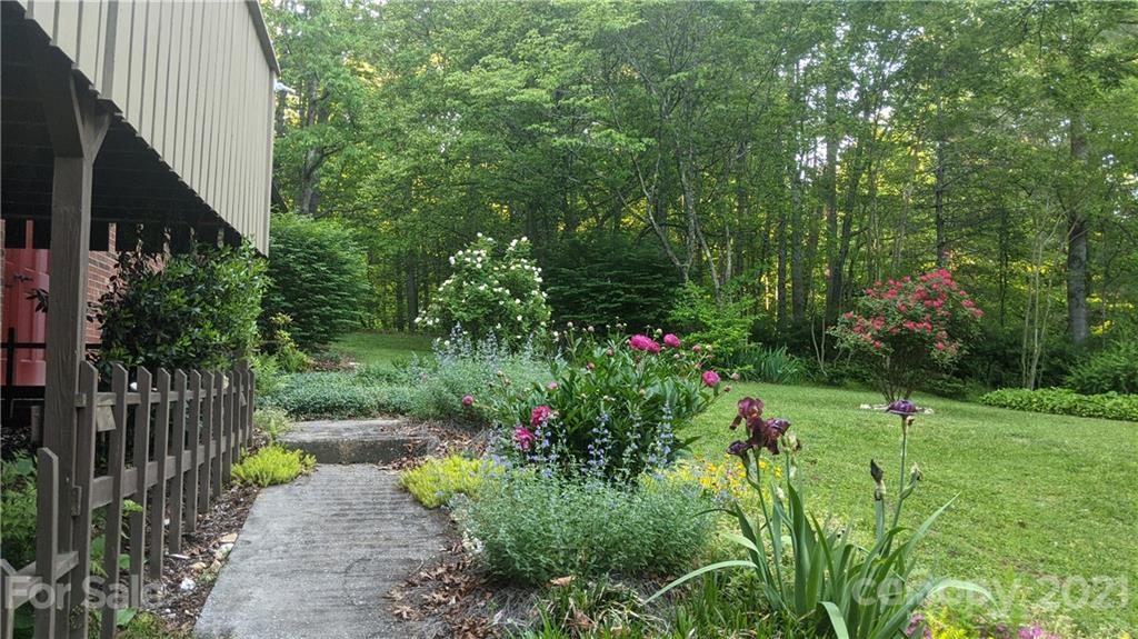 1125 Brockmore Drive Lenoir NC 28645