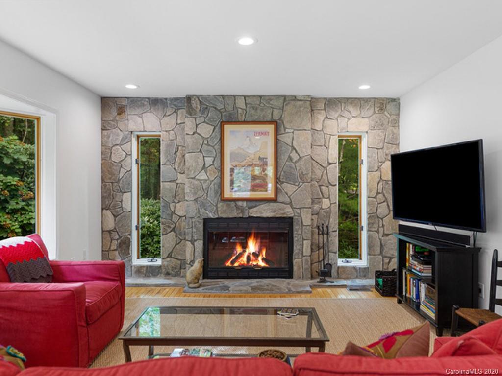 33 Spring Cove Road Swannanoa NC 28778