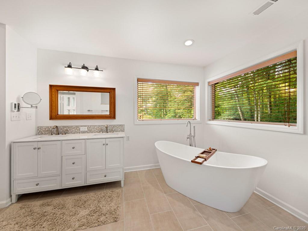 33 Spring Cove Road Swannanoa NC 28778