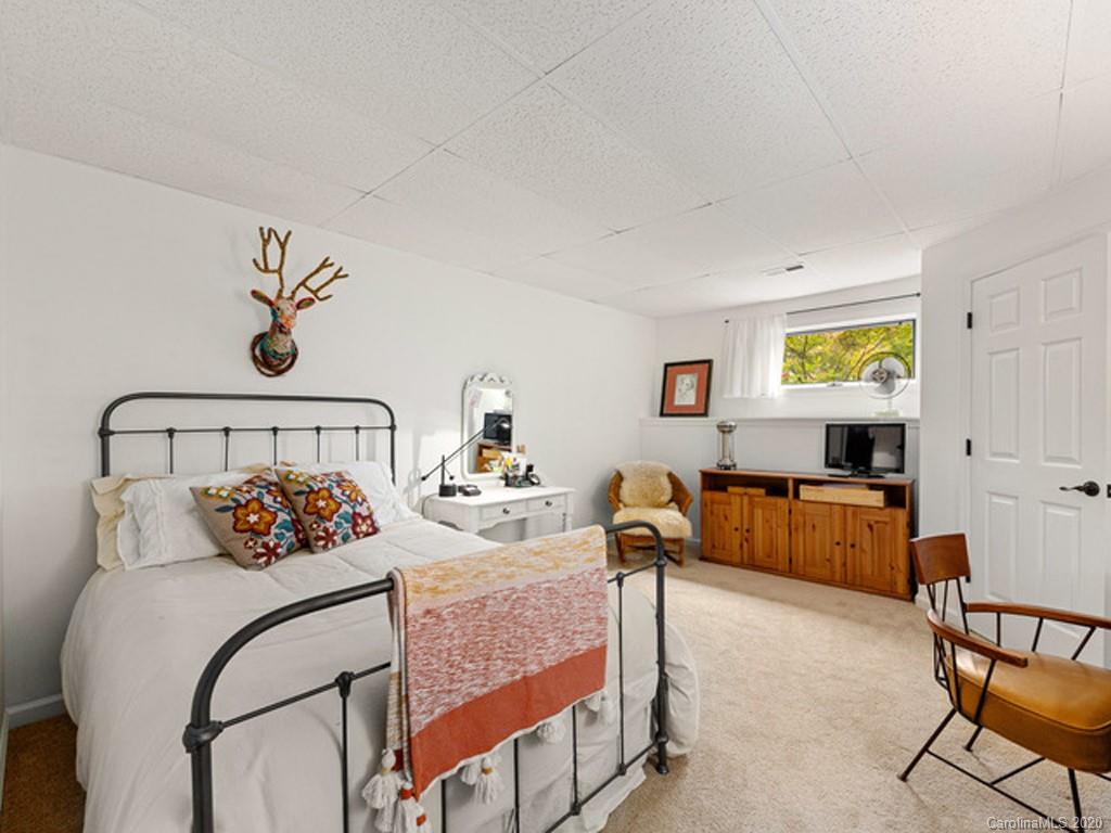 33 Spring Cove Road Swannanoa NC 28778