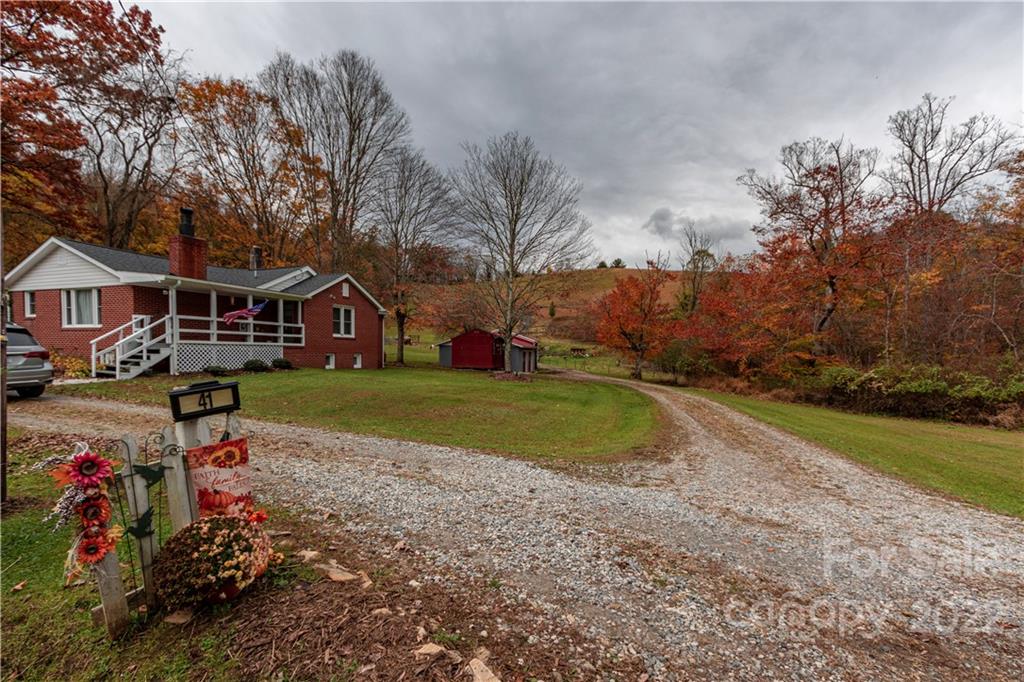 41 Towhee Lane Burnsville NC 28714