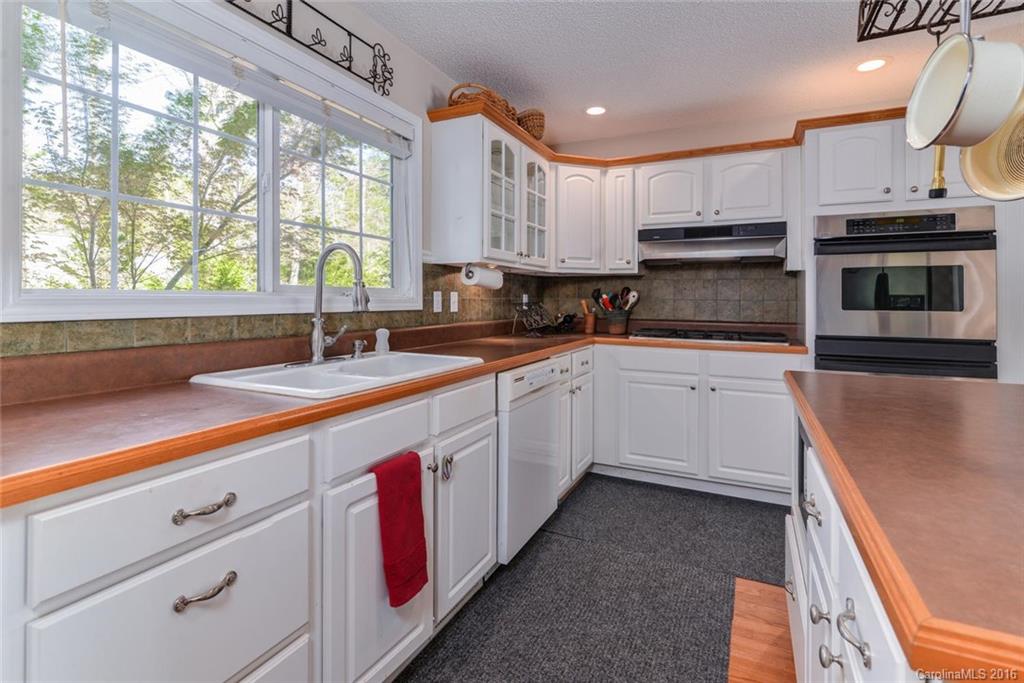 65 Red Maple Drive Weaverville NC 28787