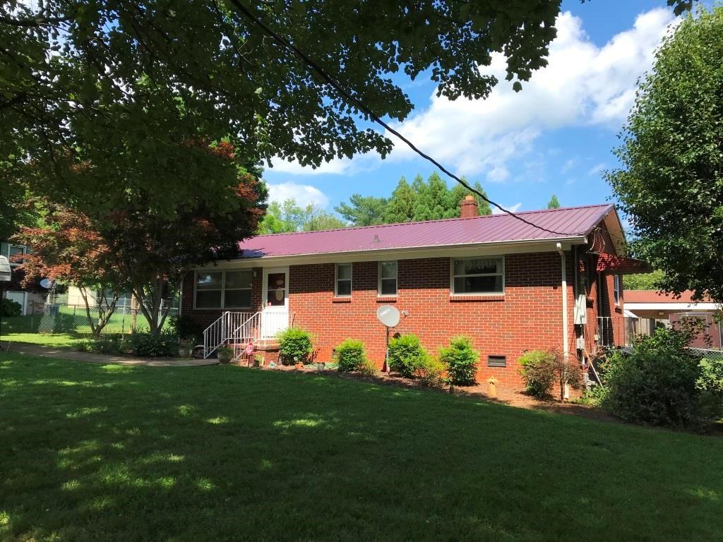 2025 N Deal Avenue Newton NC 28658