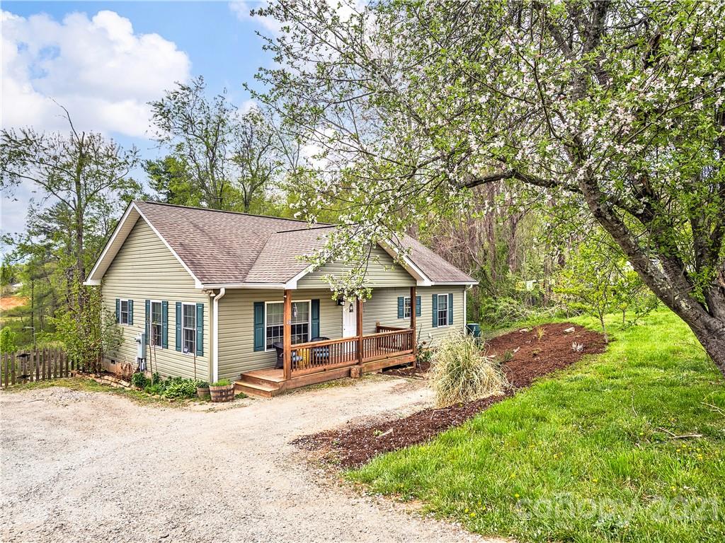 418 Deaverview Road Asheville NC 28806