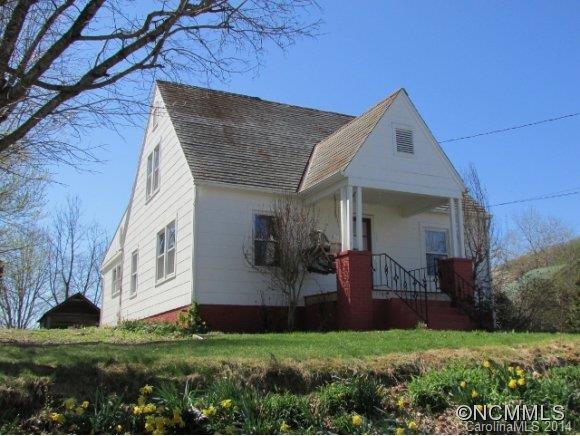 15 Academy Street Burnsville NC 28714