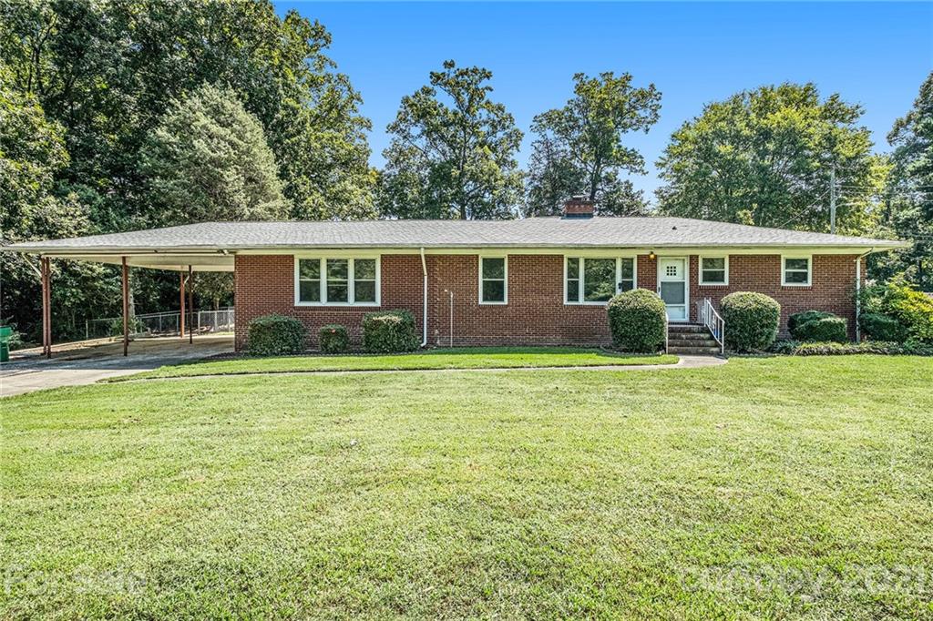 2607 Dogwood Circle Charlotte NC 28208