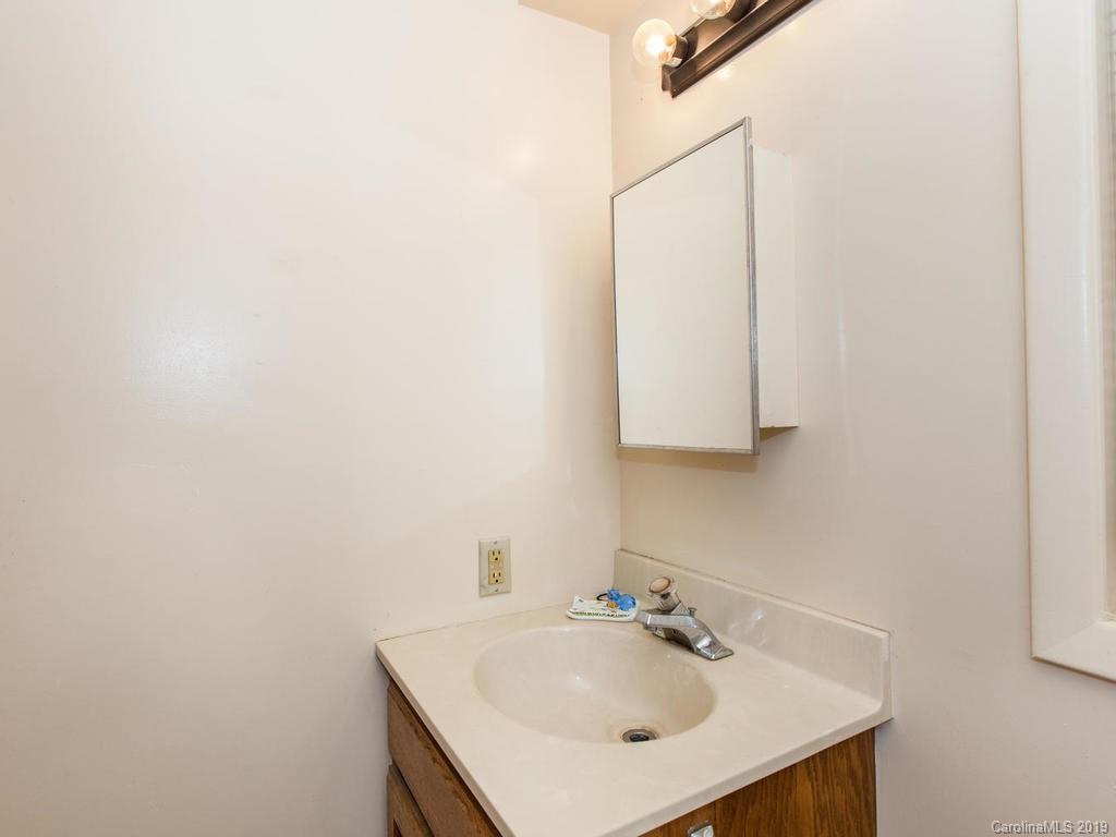 21 Redmond Drive Fletcher NC 28732