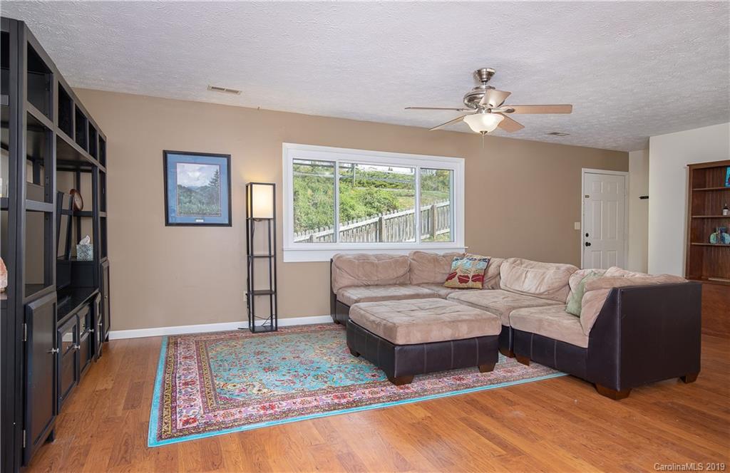 103 Mockingbird Circle Asheville NC 28806