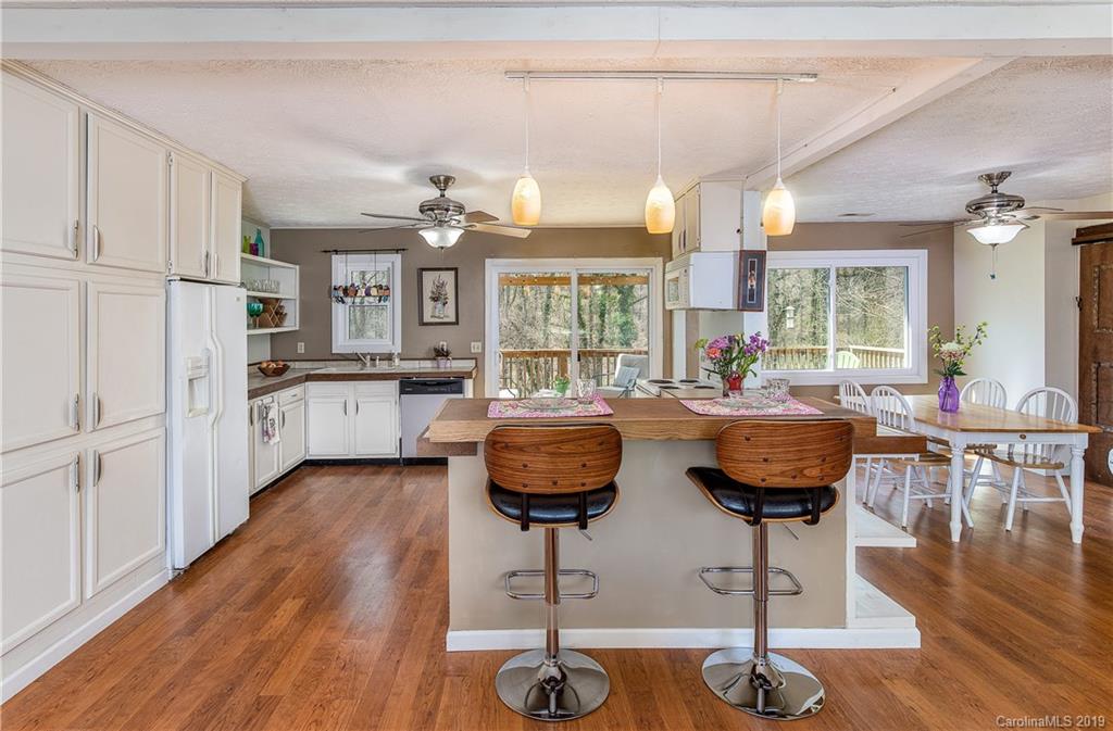 103 Mockingbird Circle Asheville NC 28806