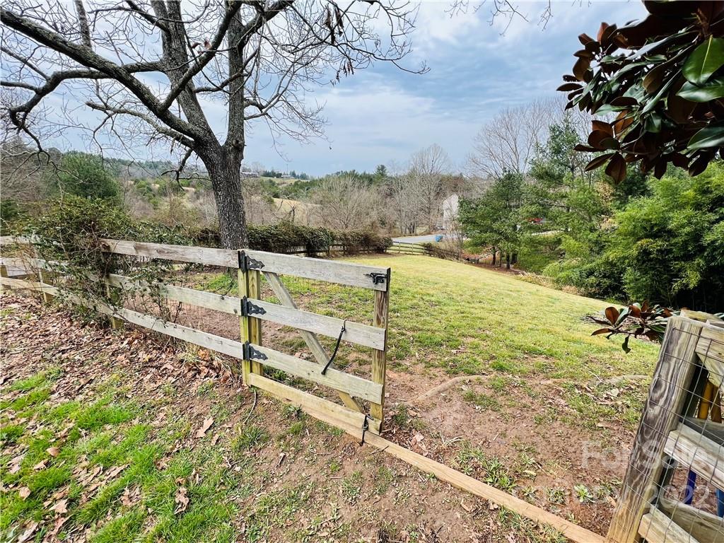 35 Autumn Hills Drive Weaverville NC 28787