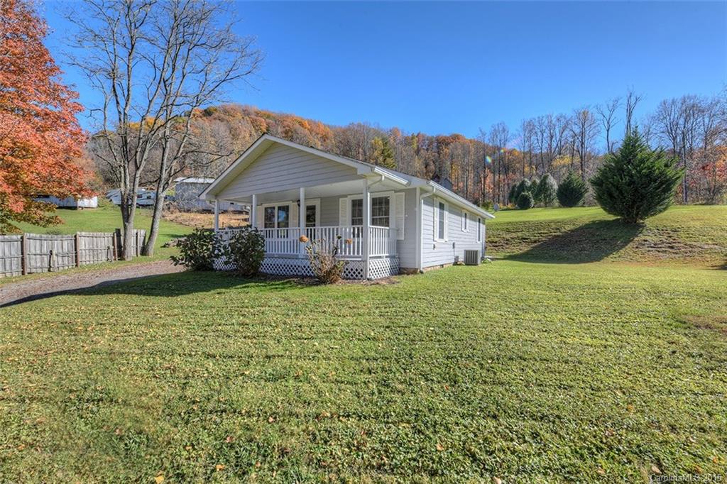 2075 Hyatt Creek Road Waynesville NC 28786