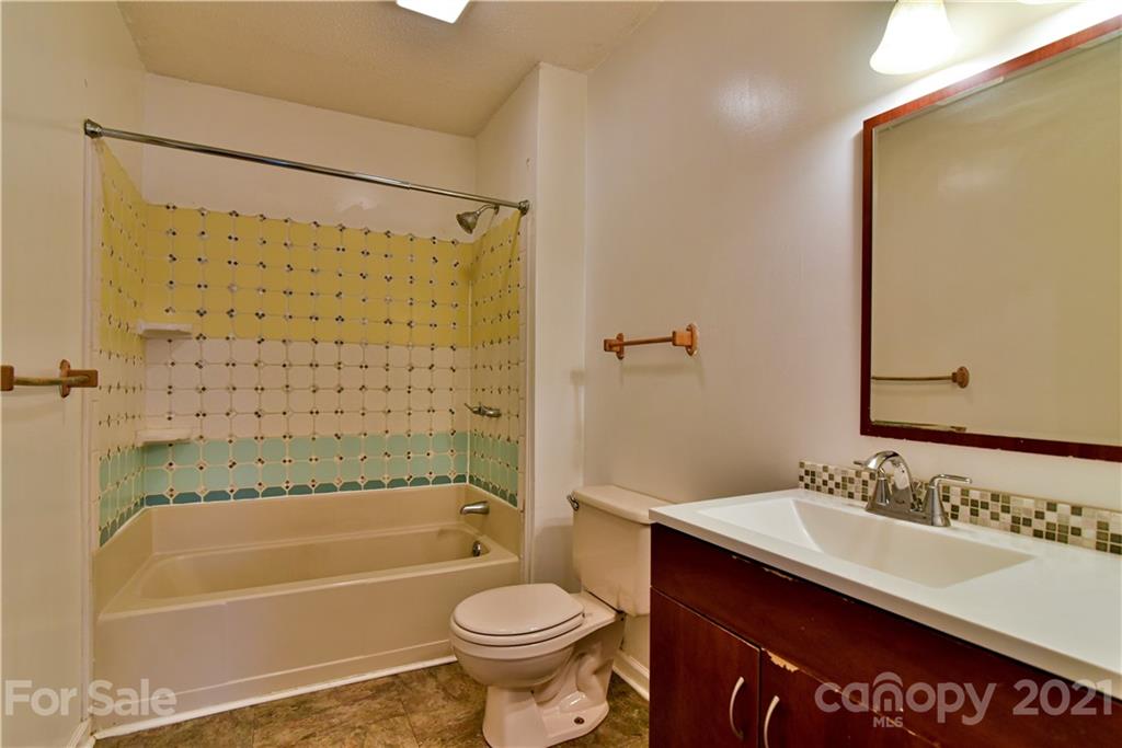 18 Short Shiloh Road Asheville NC 28803