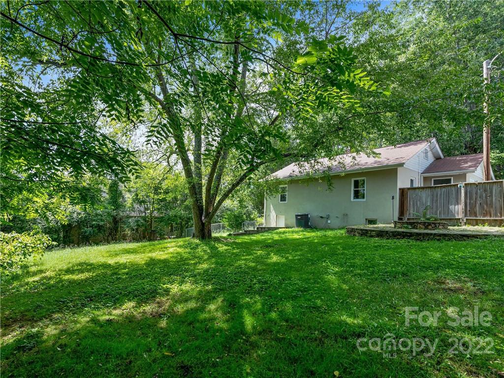 26 Deaver Park Circle Asheville NC 28806