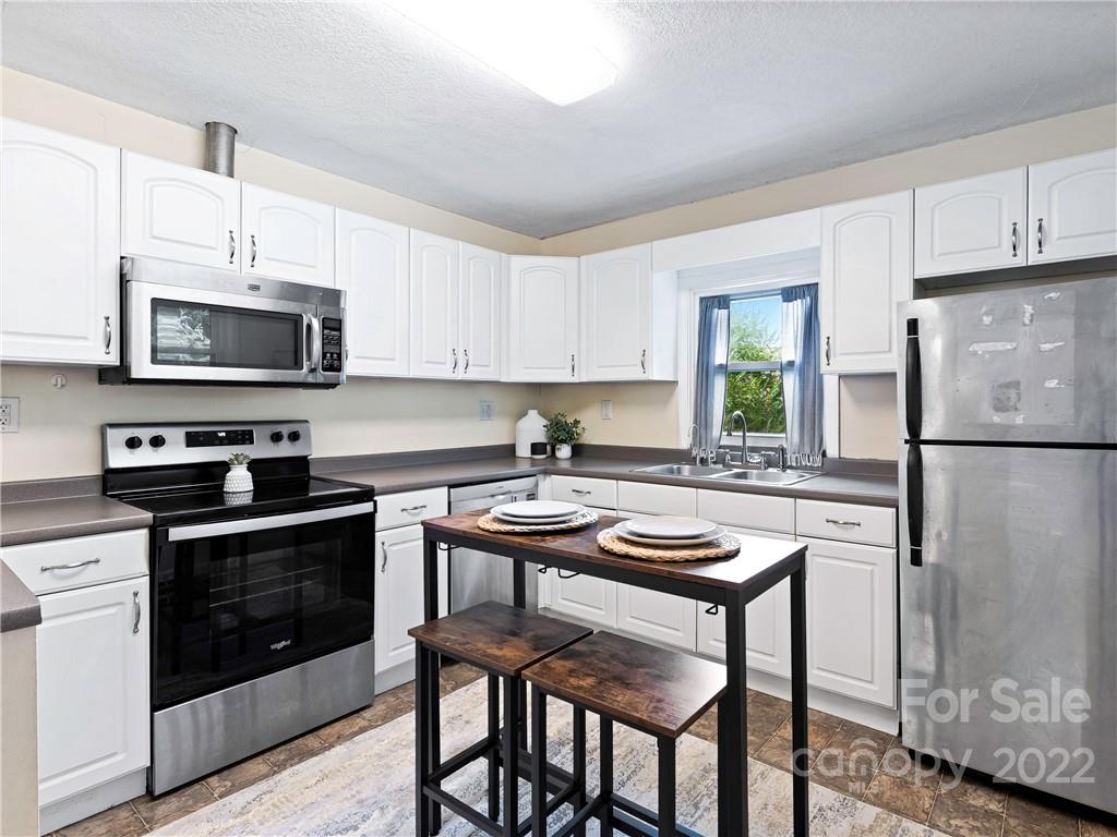 26 Deaver Park Circle Asheville NC 28806
