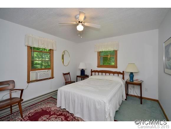 459 Leisure Lane Burnsville NC 28714