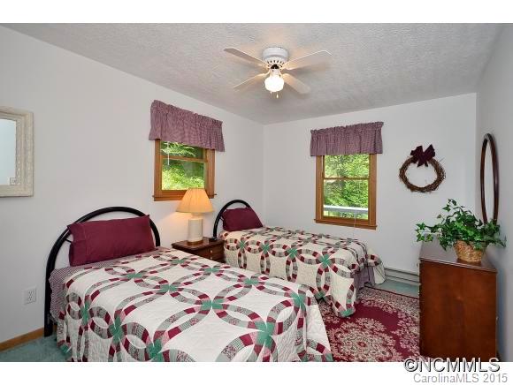 459 Leisure Lane Burnsville NC 28714