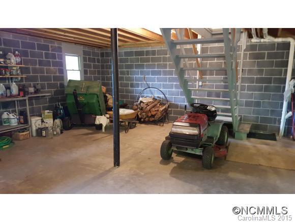 459 Leisure Lane Burnsville NC 28714