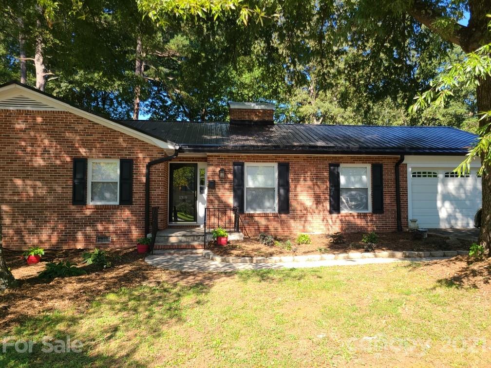 1319 7th Street NW Hickory NC 28601