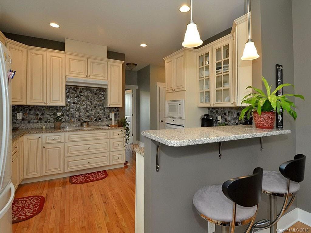 18 Byrdcliffe Lane Asheville NC 28805