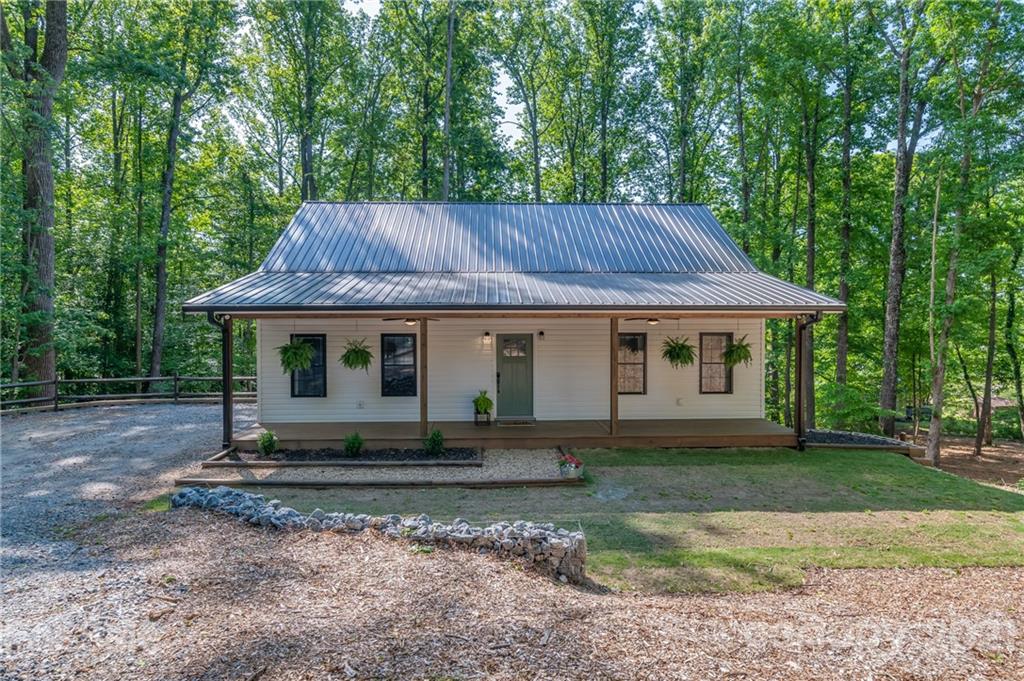146 Thorne Avenue Columbus NC 28722