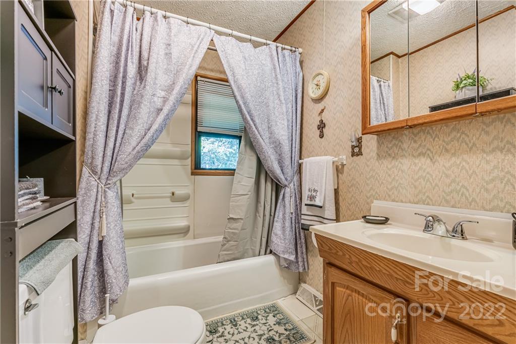 15 Gaddy Road Weaverville NC 28787