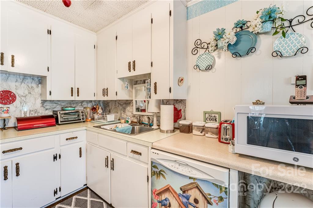 15 Gaddy Road Weaverville NC 28787