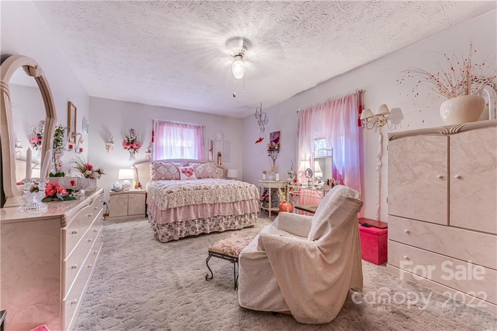 15 Gaddy Road Weaverville NC 28787