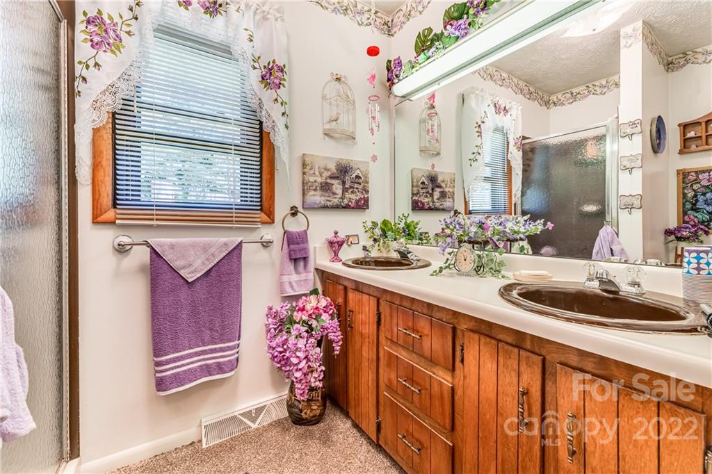 15 Gaddy Road Weaverville NC 28787