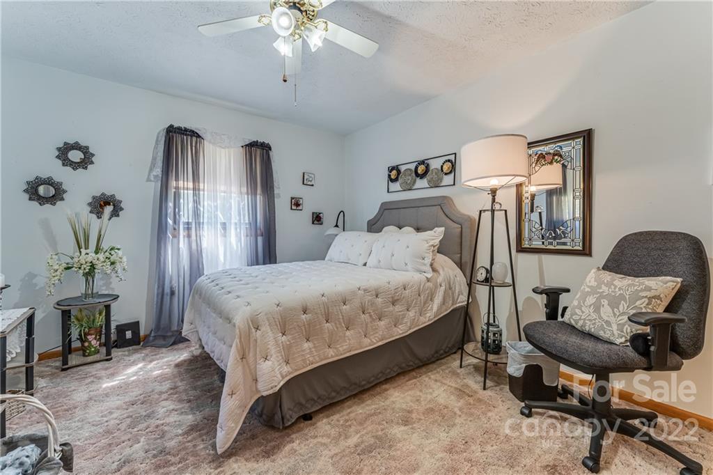 15 Gaddy Road Weaverville NC 28787