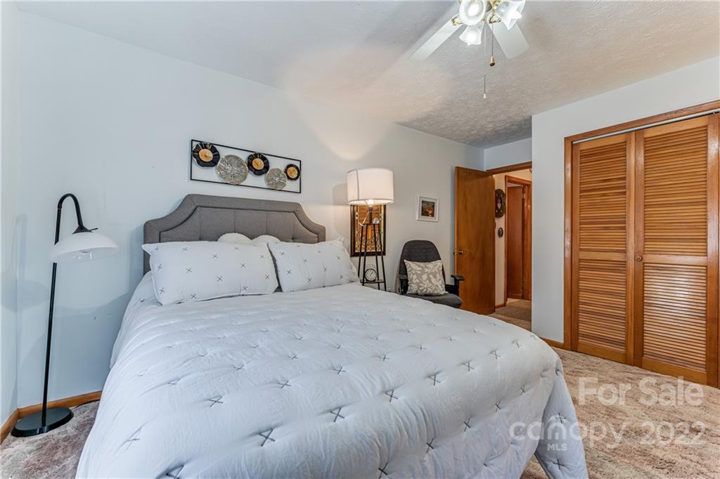 15 Gaddy Road Weaverville NC 28787