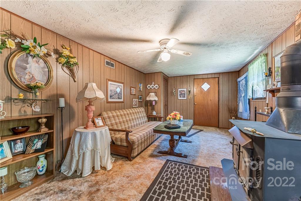 15 Gaddy Road Weaverville NC 28787