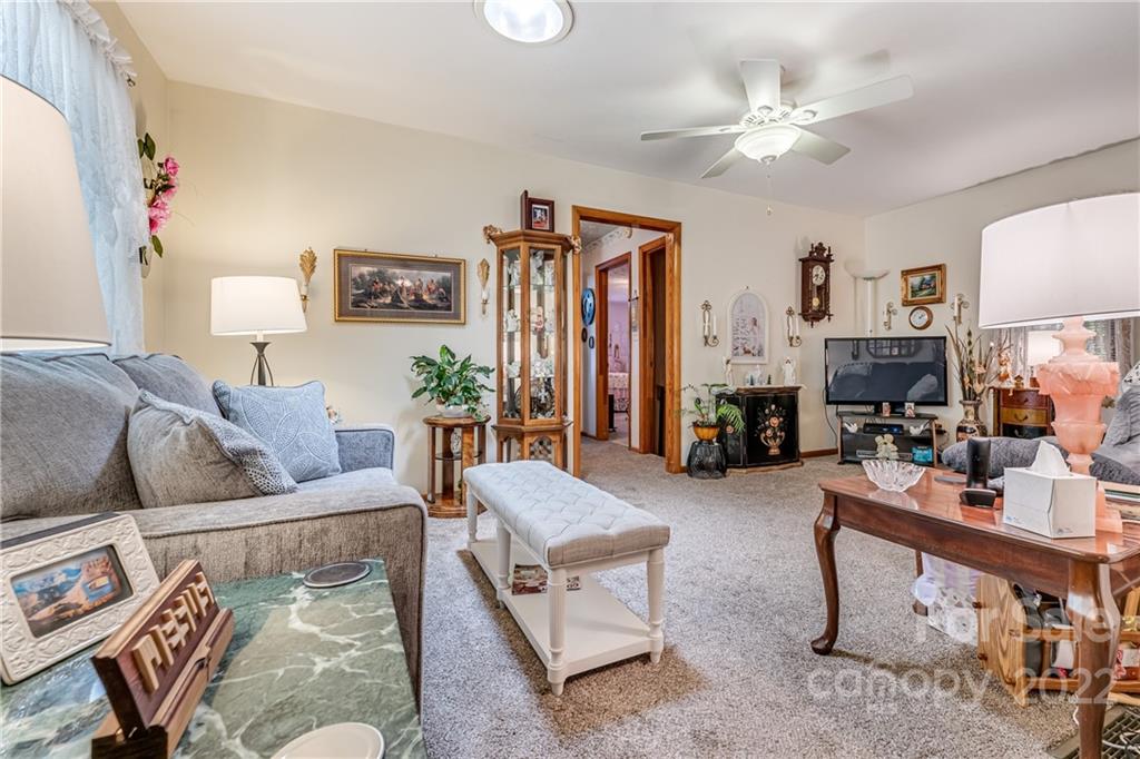 15 Gaddy Road Weaverville NC 28787