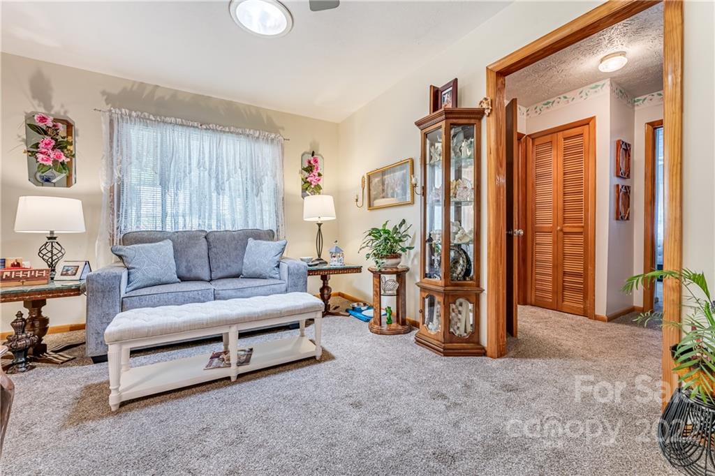 15 Gaddy Road Weaverville NC 28787