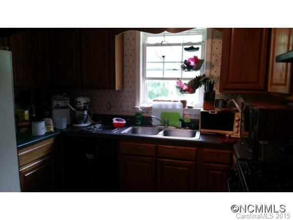 1042 Thorncrest Drive Fletcher NC 28732