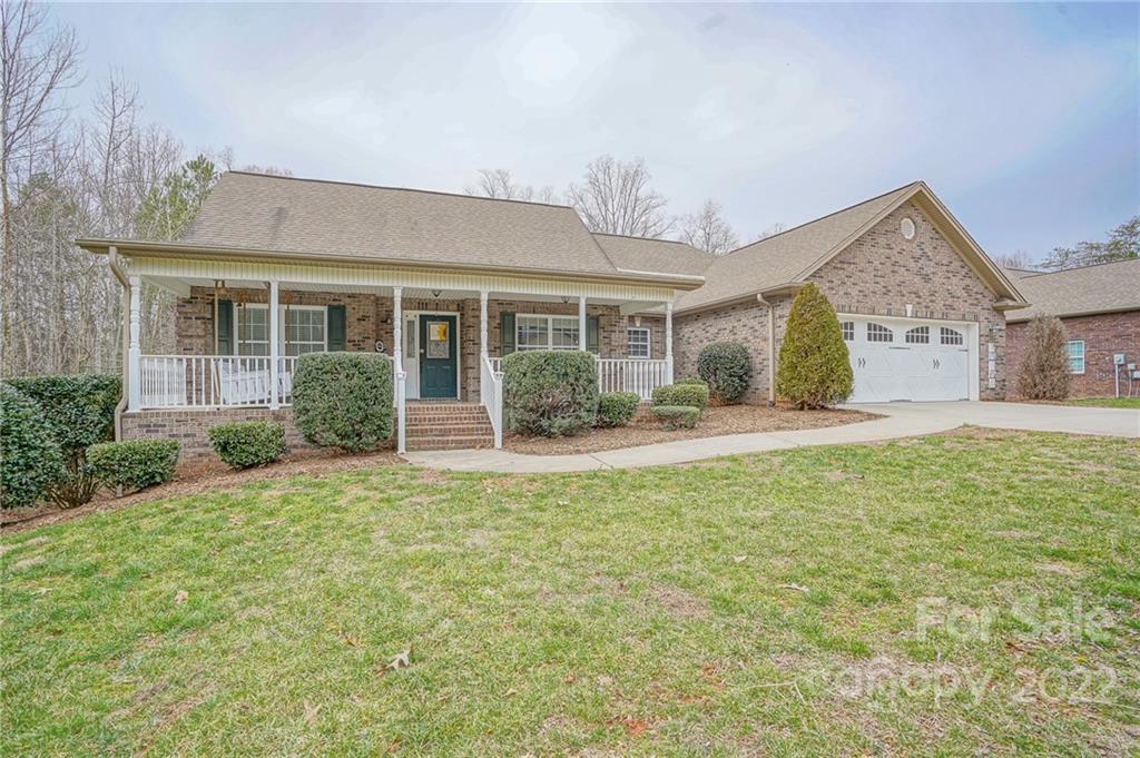 1350 Kensington Circle Newton NC 28658