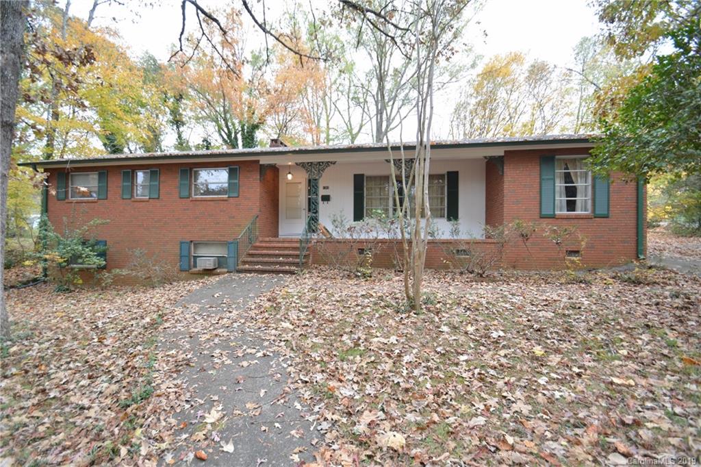 1302 Forest Park Drive Statesville NC 28677