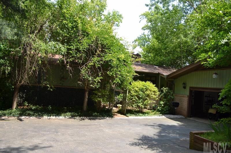 1961 10th Street Boulevard NW Hickory NC 28601