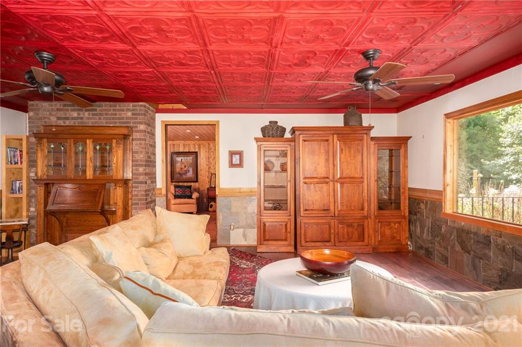 35 Mckinney Road Asheville NC 28805