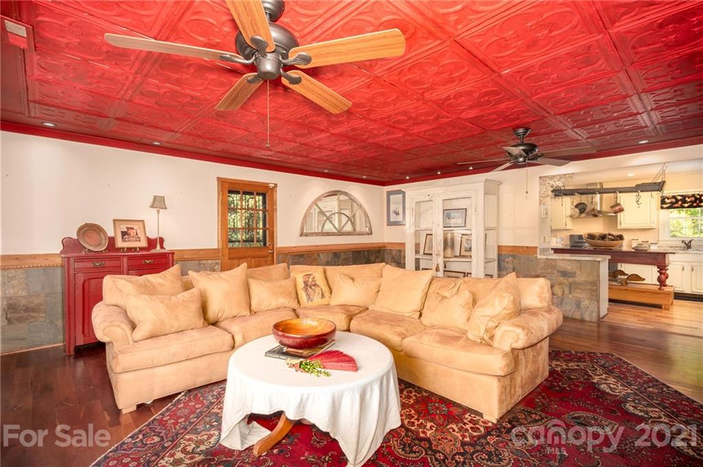 35 Mckinney Road Asheville NC 28805
