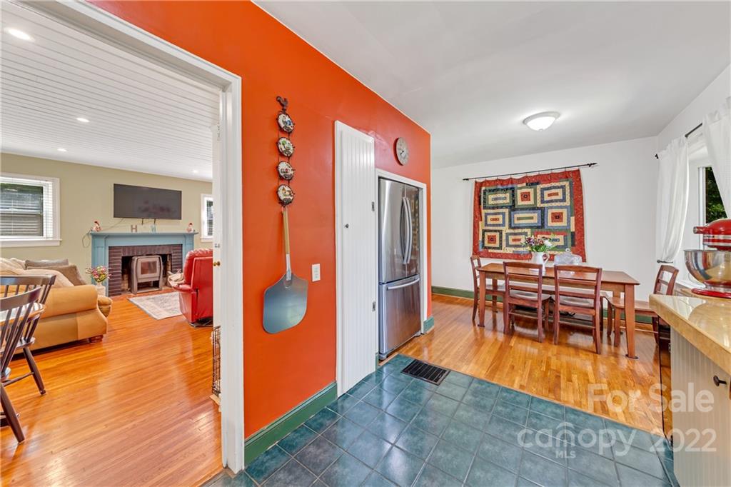 7 Canterbury Road Asheville NC 28805
