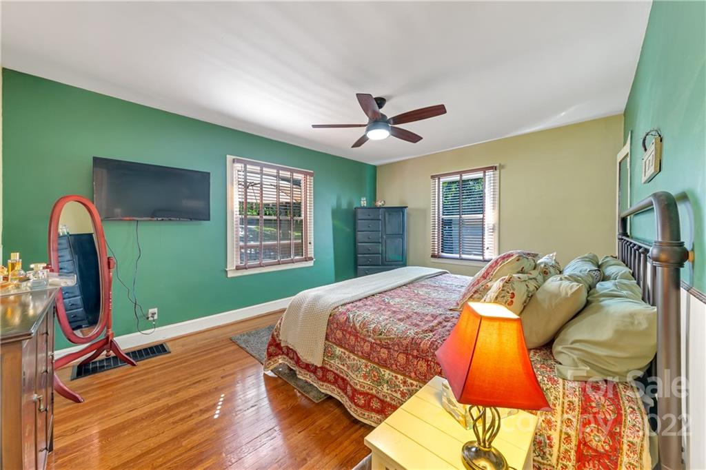 7 Canterbury Road Asheville NC 28805