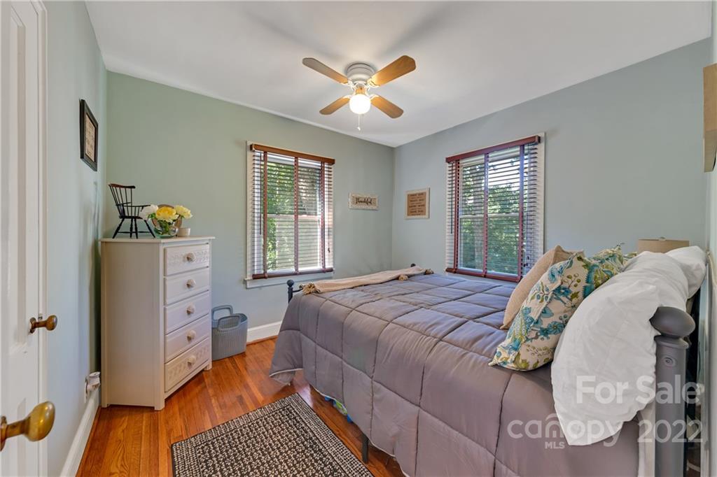 7 Canterbury Road Asheville NC 28805
