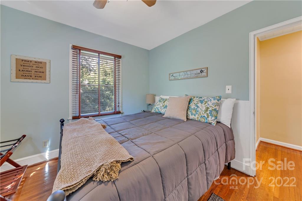 7 Canterbury Road Asheville NC 28805