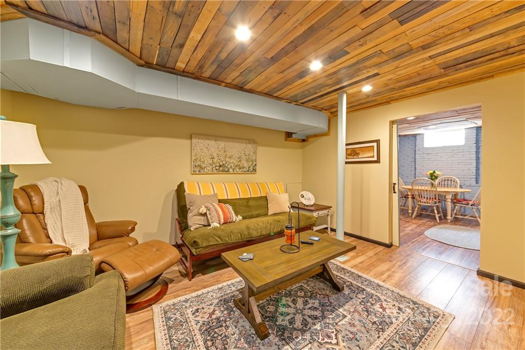 7 Canterbury Road Asheville NC 28805
