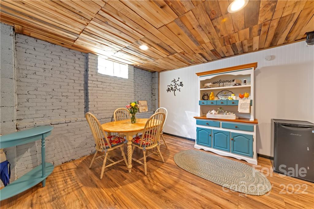 7 Canterbury Road Asheville NC 28805