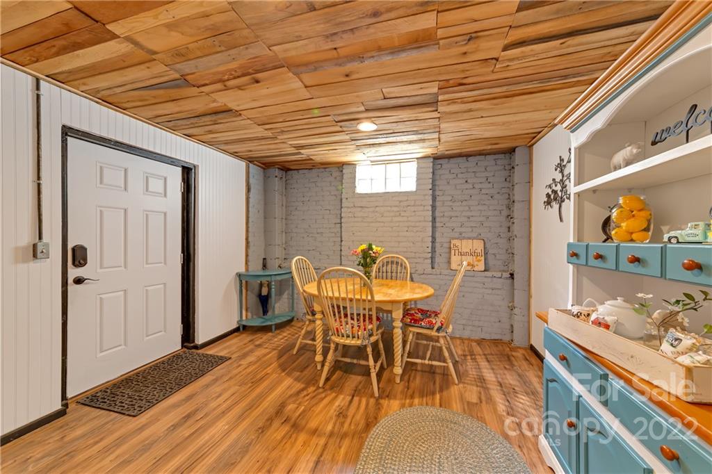 7 Canterbury Road Asheville NC 28805